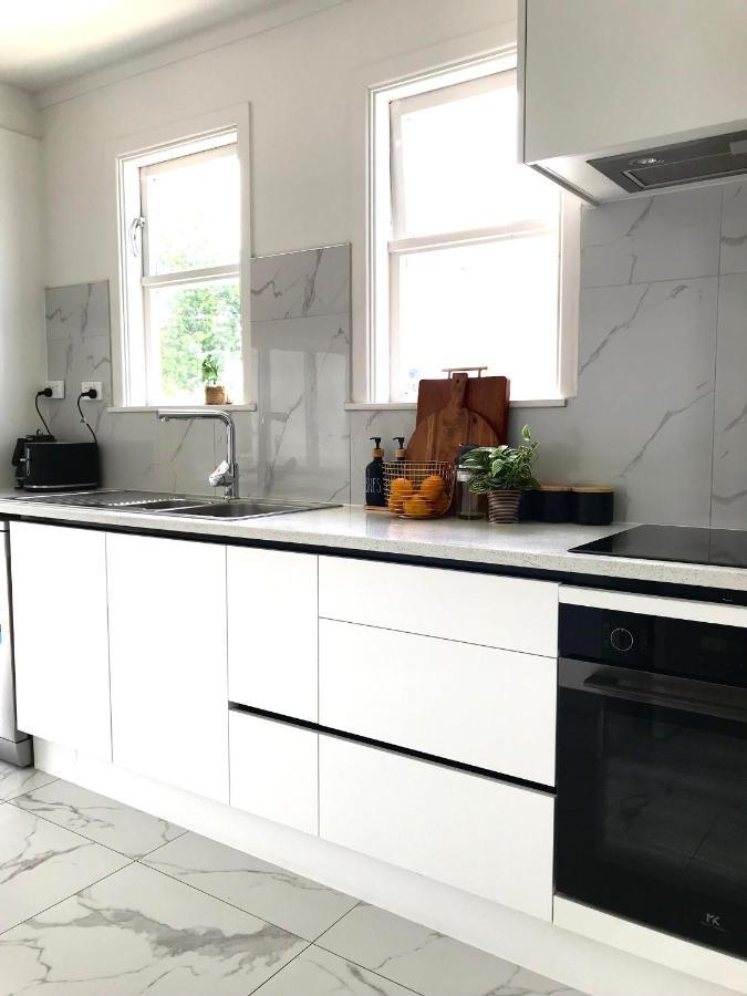 Bright & Comfy Stay In Newly Renovated Home With Parking Auckland Ngoại thất bức ảnh