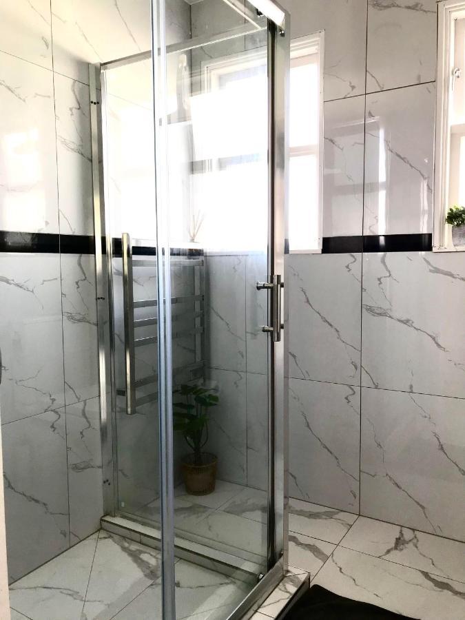 Bright & Comfy Stay In Newly Renovated Home With Parking Auckland Ngoại thất bức ảnh